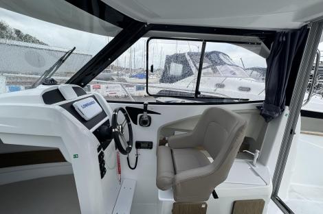 2016 Beneteau Antares 6.80 Motor Boat