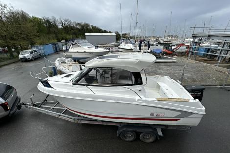 2016 Beneteau Antares 6.80 Motor Boat