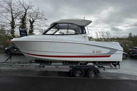 2016 Beneteau Antares 6.80 Motor Boat