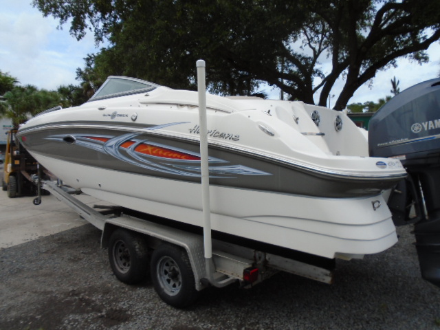 2012 Hurricane 2400 Sundeck