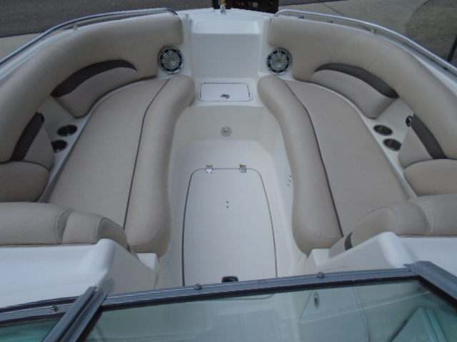 2012 Hurricane 2400 Sundeck