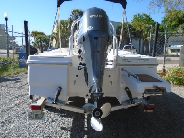 2019 Robalo 206 Cayman