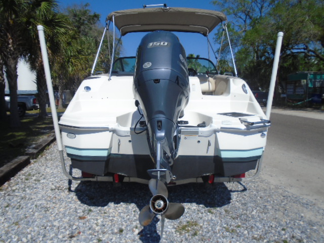 2018 NauticStar 223 DC