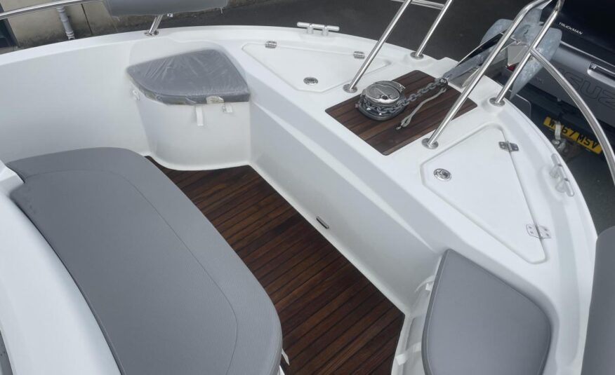 2015 Beneteau Barracuda 7 Motor Boat